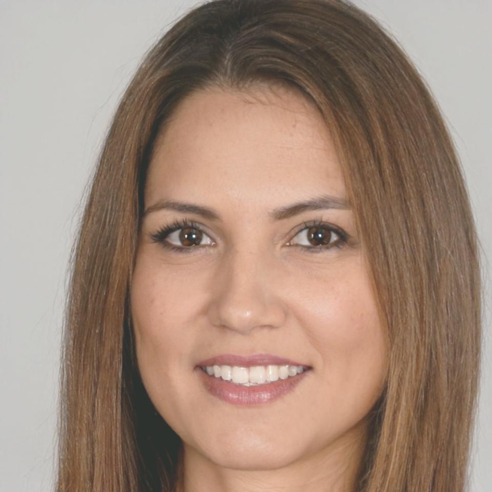 Marie-Claire Dubois, Directrice des Communications